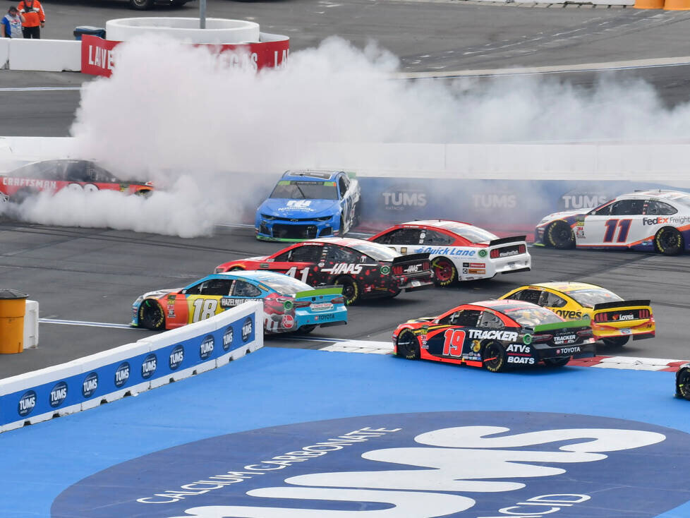 Massencrash beim NASCAR-Rennen auf dem Charlotte-Roval 2019