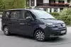 Bild zum Inhalt: VW T7 Multivan (2021) fast ungetarnt samt Innenraum erwischt