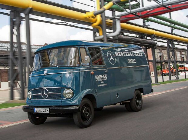 Mercedes-Benz L 319 Mercedes-Benz L 319