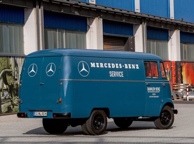 Mercedes-Benz O 319 Mercedes-Benz O 319