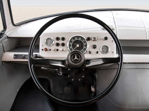 Mercedes-Benz O 319 Mercedes-Benz O 319