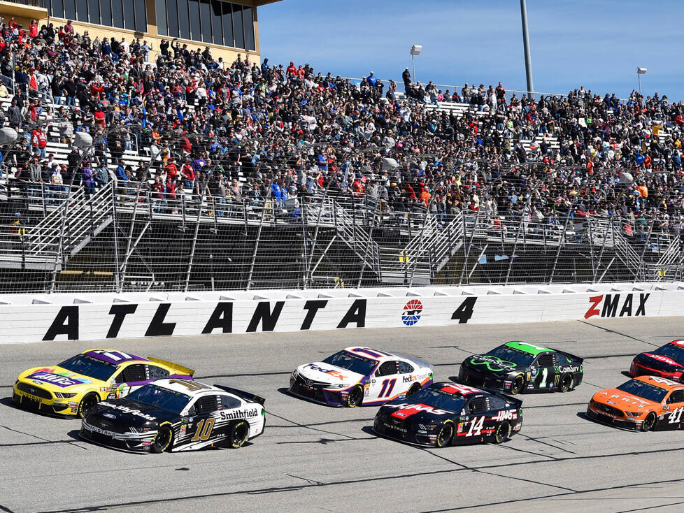NASCAR-Action auf dem Atlanta Motor Speedway