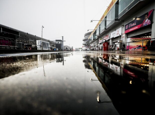Nasse Boxengasse am Nürburgring 2020 Nasse Boxengasse am Nürburgring 2020