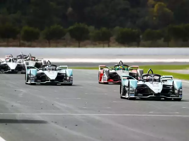 Titel-Bild zur News: Mitch Evans, Lucas di Grassi, James Calado