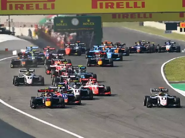Formel 3, Start Titel-Bild zur News: Formel 3, Start