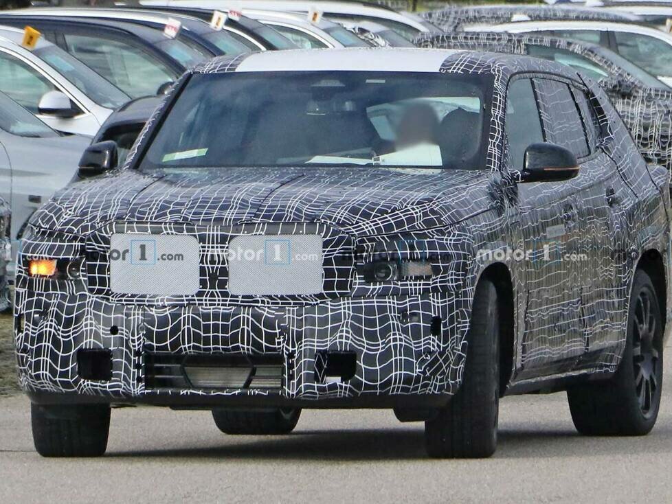 BMW X8