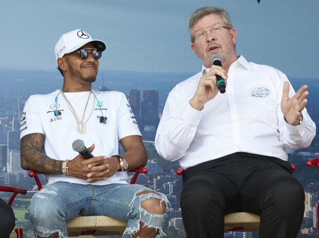 Lewis Hamilton, Ross Brawn Lewis Hamilton, Ross Brawn
