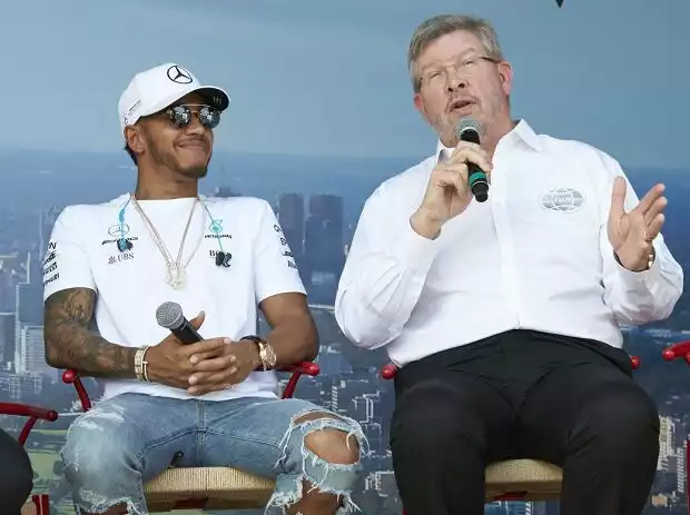 Lewis Hamilton, Ross Brawn Titel-Bild zur News: Lewis Hamilton, Ross Brawn