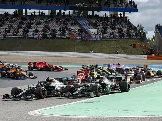 Valtteri Bottas, Lewis Hamilton Titel-Bild zur News: Valtteri Bottas, Lewis Hamilton