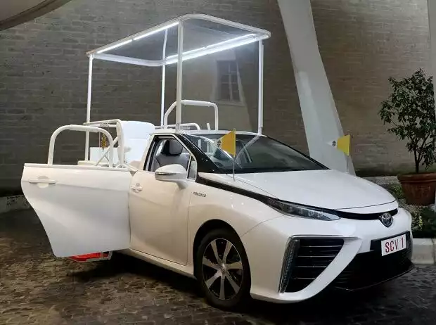 Toyota Mirai, Papamobil Titel-Bild zur News: Toyota Mirai, Papamobil