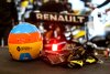 Bild zum Inhalt: Vor Alonso-Filmtag: Zwei Renault-Mitglieder positiv auf Corona getestet