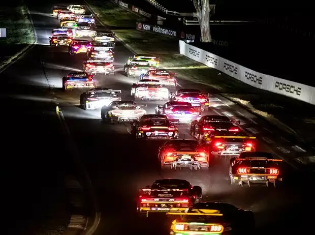 12h Bathurst, Start Titel-Bild zur News: 12h Bathurst, Start