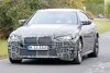 Bild zum Inhalt: BMW i4: Breiter Erlkönig zeigt sich mit M-Außenspiegeln