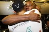 Bild zum Inhalt: Lewis Hamilton: "Bin meinem Vater noch nie so nahegestanden wie heute"