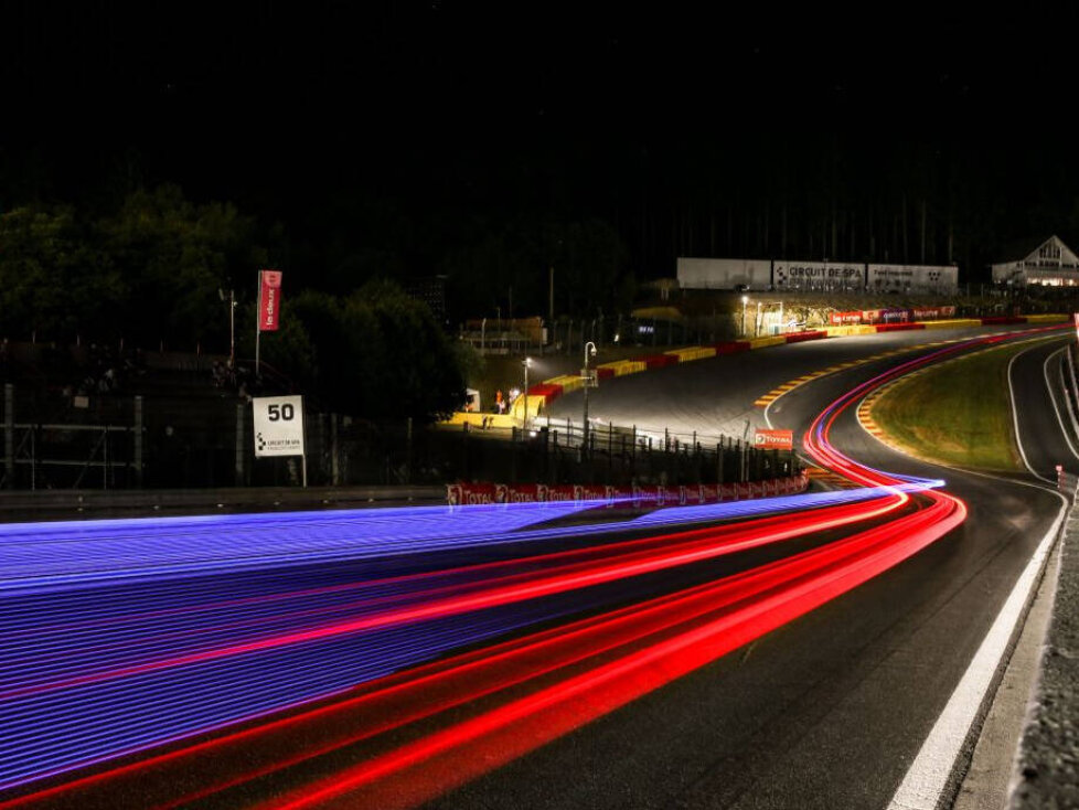 Eau Rouge in Spa-Francorchamps bei Nacht