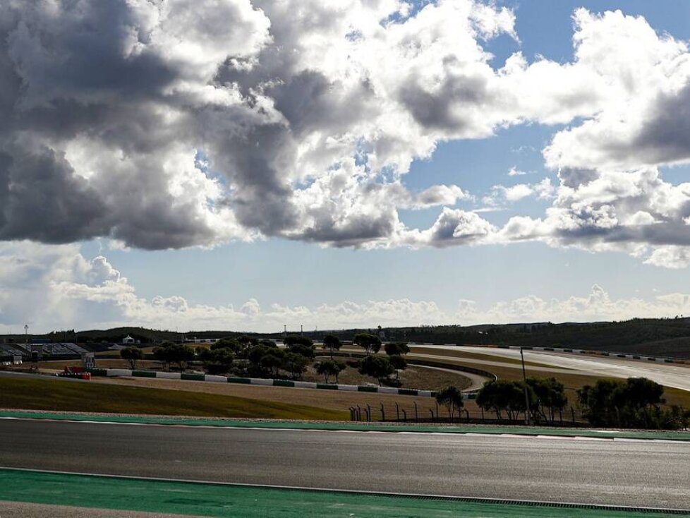 Wolken über Portimao