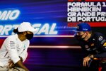 Lewis Hamilton (Mercedes) und Max Verstappen (Red Bull) 