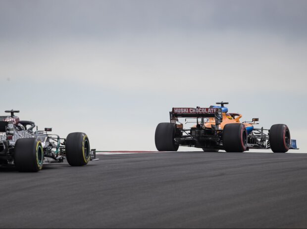 Titel-Bild zur News: Carlos Sainz, Lewis Hamilton