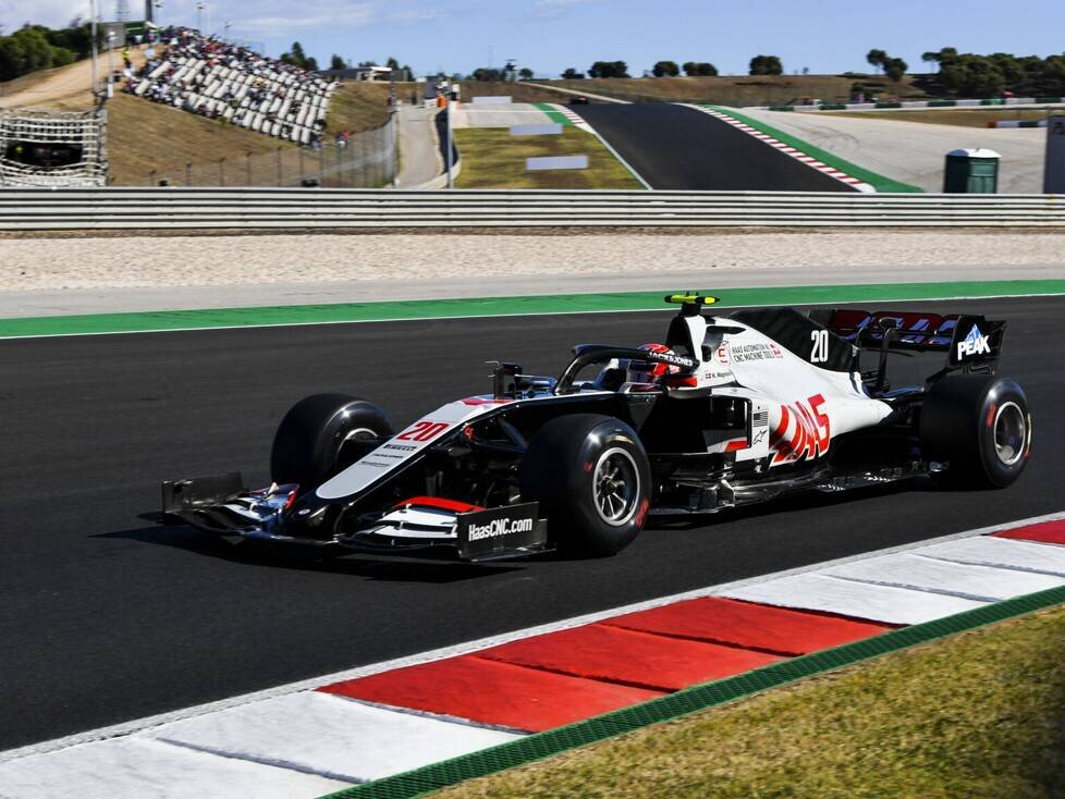 Kevin Magnussen, mit Pirelli-Prototypen