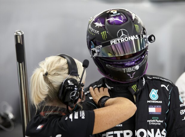 Physiotherapeutin Angela Cullen und Lewis Hamilton Physiotherapeutin Angela Cullen und Lewis Hamilton