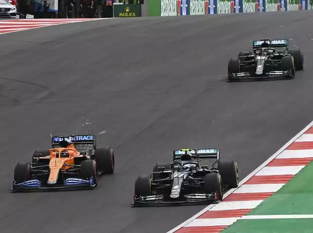 Valtteri Bottas, Carlos Sainz, Lewis Hamilton Titel-Bild zur News: Valtteri Bottas, Carlos Sainz, Lewis Hamilton