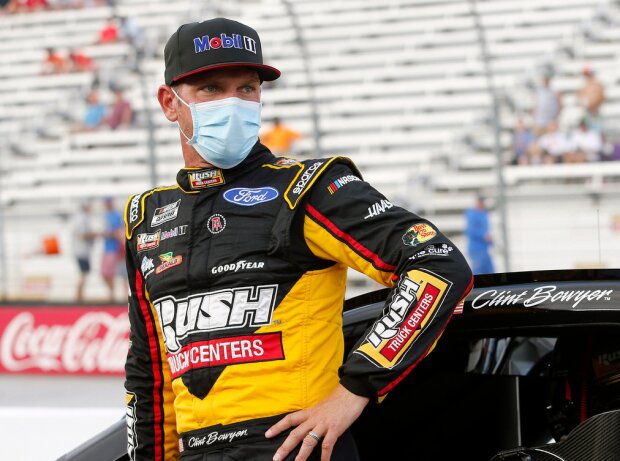Clint Bowyer Clint Bowyer