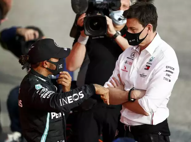 Lewis Hamilton, Toto Wolff Titel-Bild zur News: Lewis Hamilton, Toto Wolff