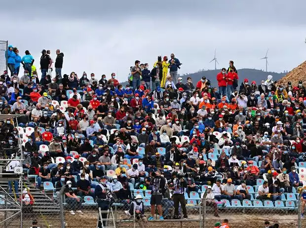 Fans Portimao Titel-Bild zur News: Fans Portimao