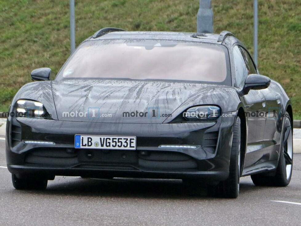 Porsche Taycan Cross Turismo