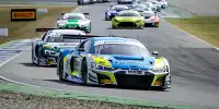 ADAC GT Masters 2020: Die beiden Audi R8 von Patric Niederhauser (vorne) und Kelvin van der Linde (dicht dahinter) fahren dem restlichen Feld vorneweg auf auf eine Kurve zu