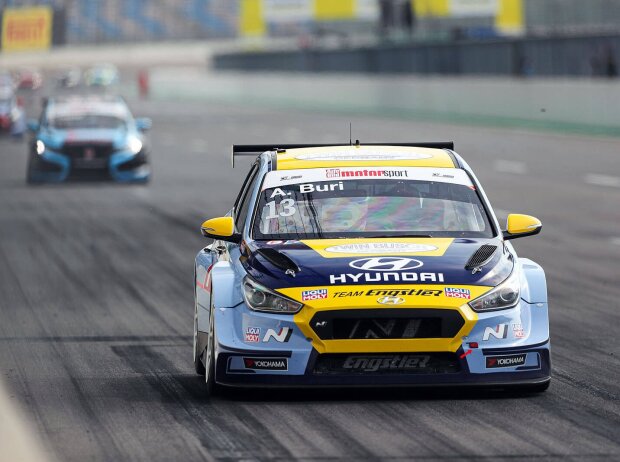 Antti Buri auf der Strecke mit seinem Hyundai i30 N TCR Antti Buri auf der Strecke mit seinem Hyundai i30 N TCR