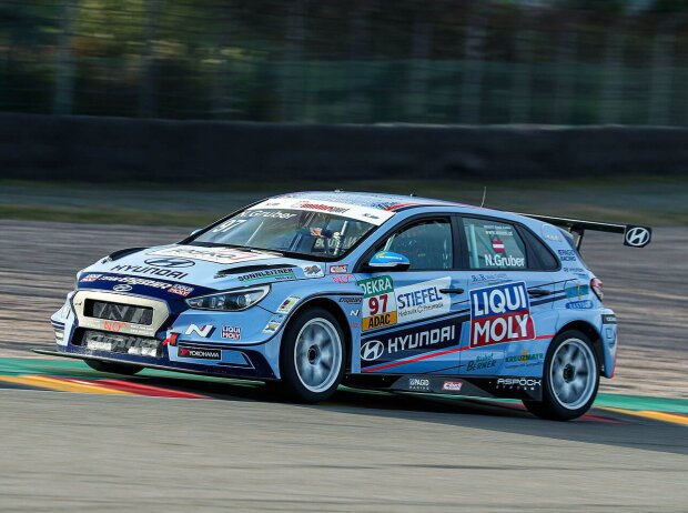 Nico Gruber in seinem Hyundai i30 N TCR Nico Gruber in seinem Hyundai i30 N TCR