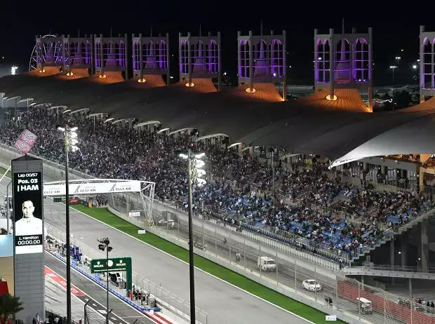 Tribünen in Bahrain Titel-Bild zur News: Tribünen in Bahrain