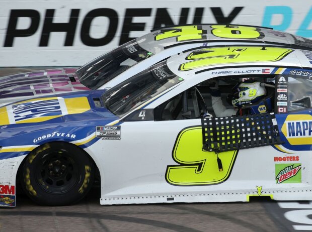 Chase Elliott, Jimmie Johnson Chase Elliott, Jimmie Johnson