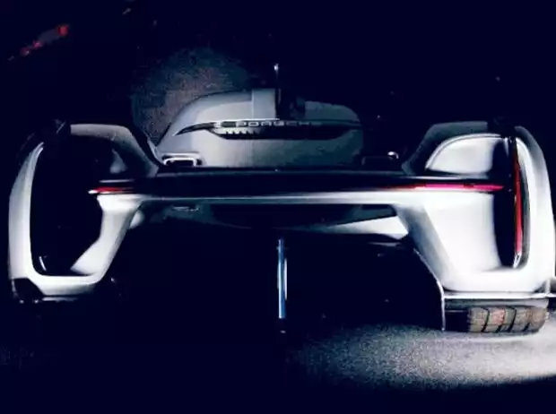 Porsche teases car that was never made Titel-Bild zur News: Porsche teases car that was never made