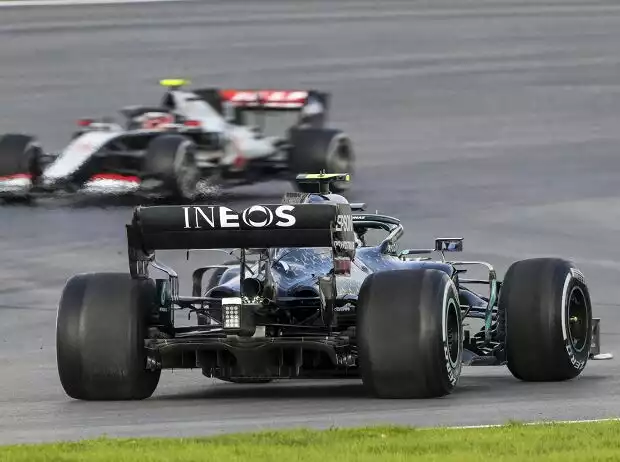 Valtteri Bottas, Kevin Magnussen Titel-Bild zur News: Valtteri Bottas, Kevin Magnussen