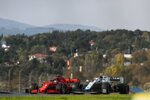 Nicholas Latifi (Williams) und Sebastian Vettel (Ferrari) 