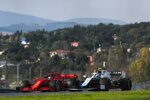 Nicholas Latifi (Williams) und Sebastian Vettel (Ferrari) 