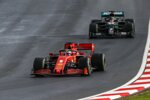 Sebastian Vettel (Ferrari) und Lewis Hamilton (Mercedes) 