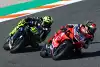 Bild zum Inhalt: VR46-Duell: Francesco Bagnaia bezwingt Mentor Valentino Rossi ganz knapp