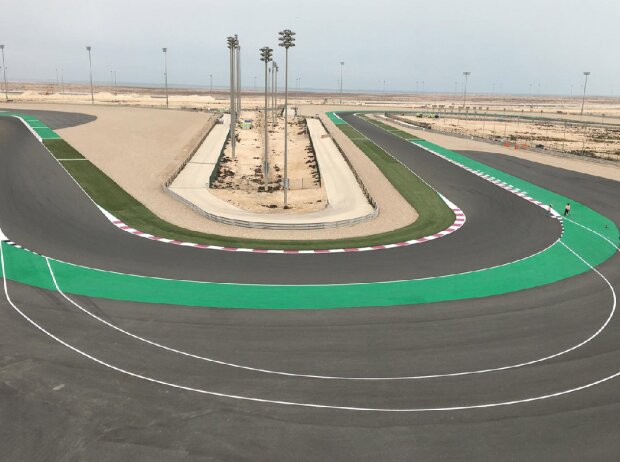 Long Lap: Penalty-Spur am Losail International Circuit in Katar Long Lap: Penalty-Spur am Losail International Circuit in Katar