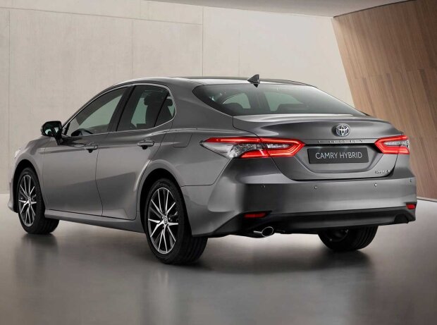 Toyota Camry Facelift (2021) Toyota Camry Facelift (2021)