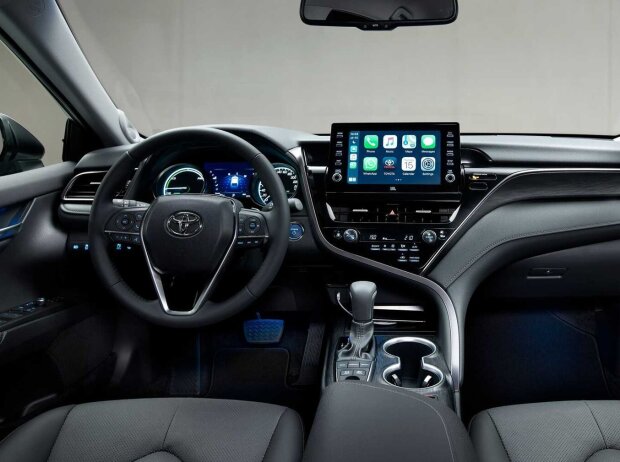 Toyota Camry Facelift (2021) Toyota Camry Facelift (2021)