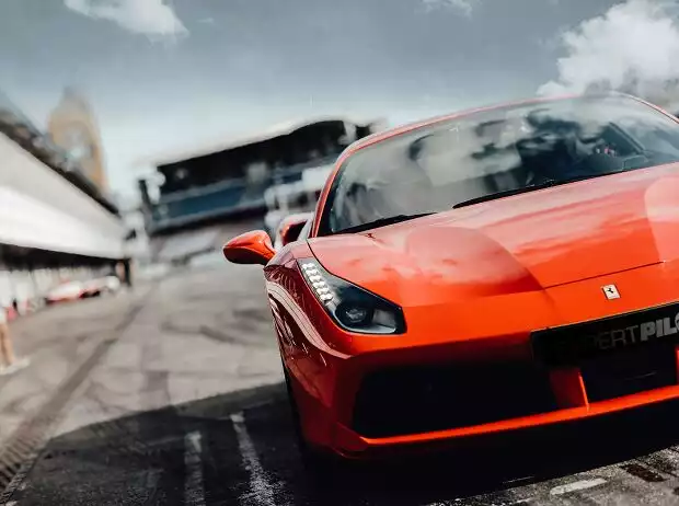 Titel-Bild zur News: Geschenk-Idee für Petrolheads: Hockenheimring Fahrerlebnisse