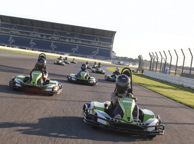 Geschenk-Idee für Petrolheads: e-Kart Tour auf dem Hockenheimring