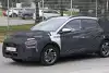 Bild zum Inhalt: Hyundai Bayon (2021) zeigt sich auf ersten Erlkönigfotos