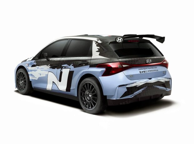 Ansicht von schräg hinten links des Hyundai i20 N Rally2