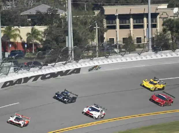 Renn-Action bei den 24h Daytona 2020 Titel-Bild zur News: Renn-Action bei den 24h Daytona 2020