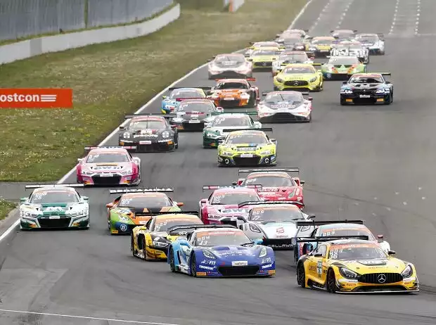 Titel-Bild zur News: GT-Masters, Start