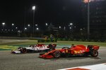 Antonio Giovinazzi (Alfa Romeo) und Sebastian Vettel (Ferrari) 
